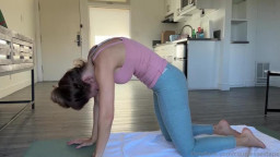 OnlyFans - Justine Jakobs - Helping The Hottes Goddess With A Little Bit Of Yoga, She Returned The Favor And OMG