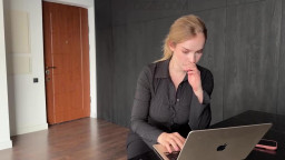 Comatozze - Sexy Manager Wanted To Fuck Her Employee
